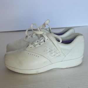 SAS Women's Comfort White Sneakers Size 6